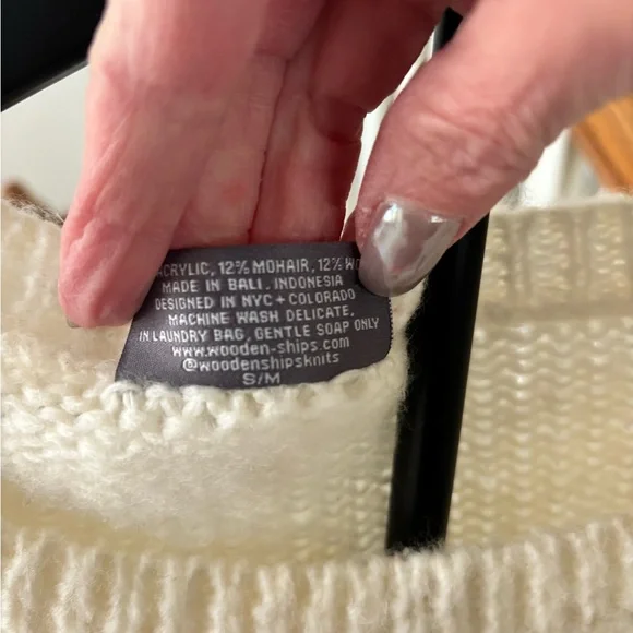 🍀Wooden Ships Cream Sweater with Lightning Bolt Design - Picture 4 of 4